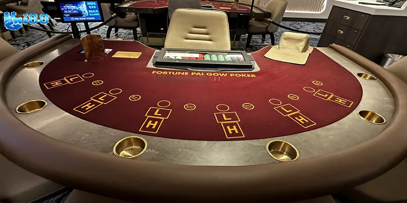 Tay bài mạnh nhất trong Pai Gow Poker chính là Năm lá át (5 Aces)